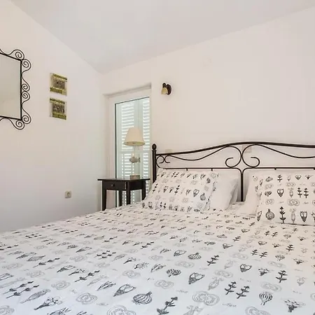 Adria Garden Apartment
